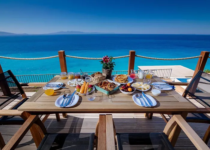 Kshira Oasis - Boutique Beachfront & Restaurant Qeparo