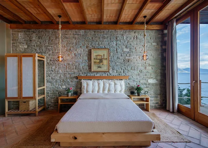 Kshira Oasis - Boutique Beachfront & Restaurant Hotel Qeparo
