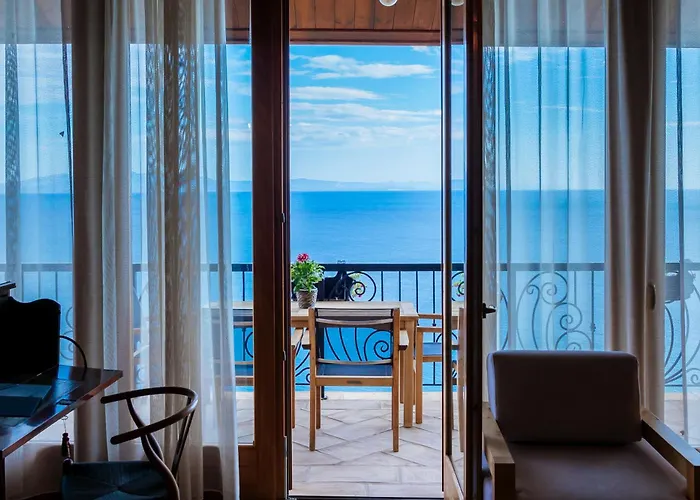 Kshira Oasis - Boutique Beachfront & Restaurant 4* Qeparo