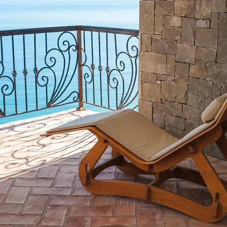 Kshira Oasis - Boutique Beachfront & Restaurant Hotel Qeparo