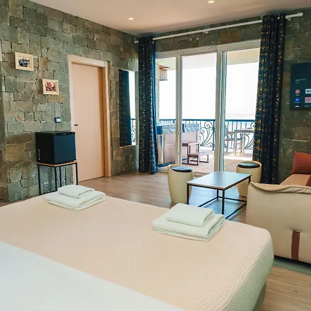 Hotel Kshira Oasis - Boutique Beachfront & Restaurant Qeparo