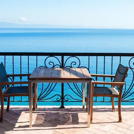Kshira Oasis - Boutique Beachfront & Restaurant 4* Qeparo